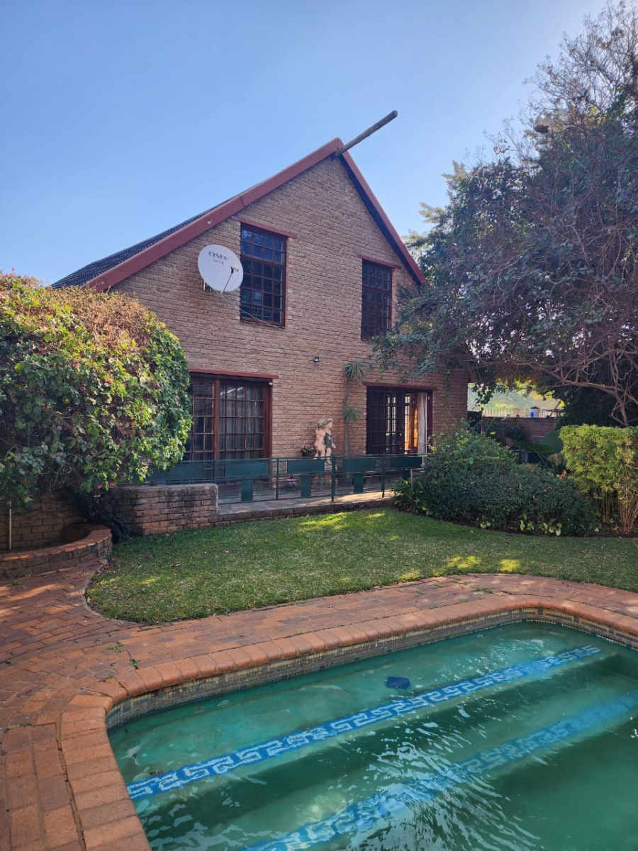 4 Bedroom Property for Sale in Waterkloof A H North West